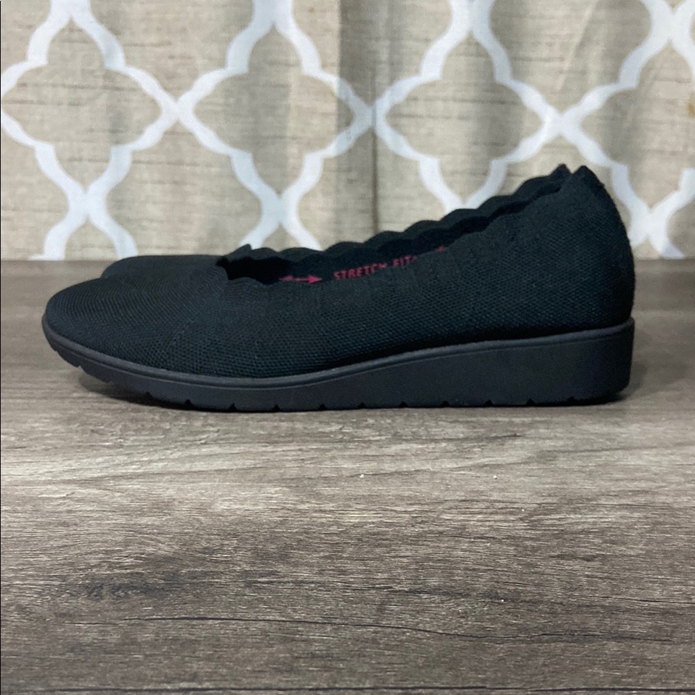 Women's Black Skechers Scalloped Flats